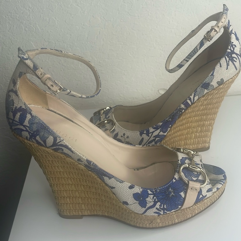 Authentic Gucci Floral Horsebit Ankle strap Charlotte wedge sandal size 8